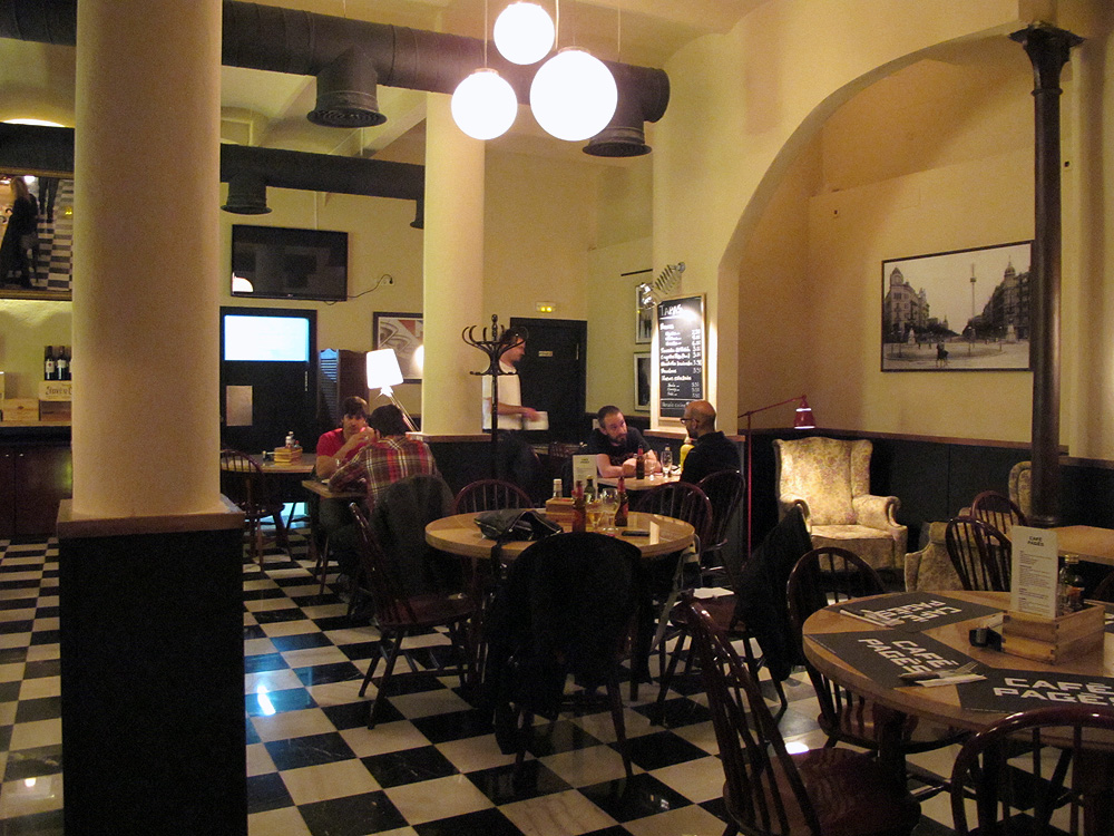 Interior del Cafè Pagès